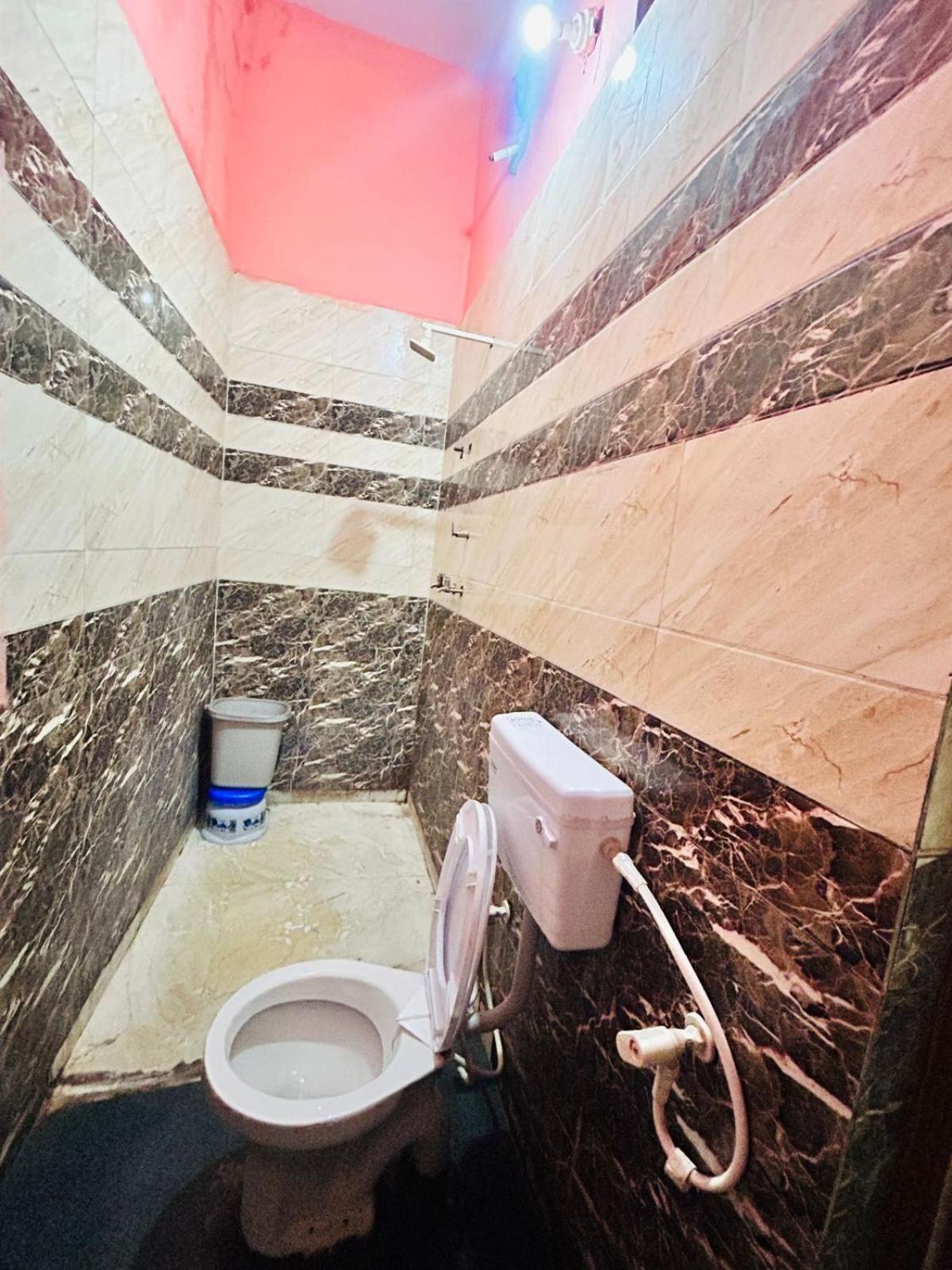 Agrawal Inn Guest House Матхура Экстерьер фото