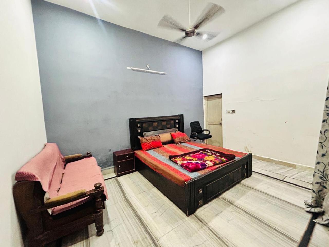 Agrawal Inn Guest House Матхура Экстерьер фото