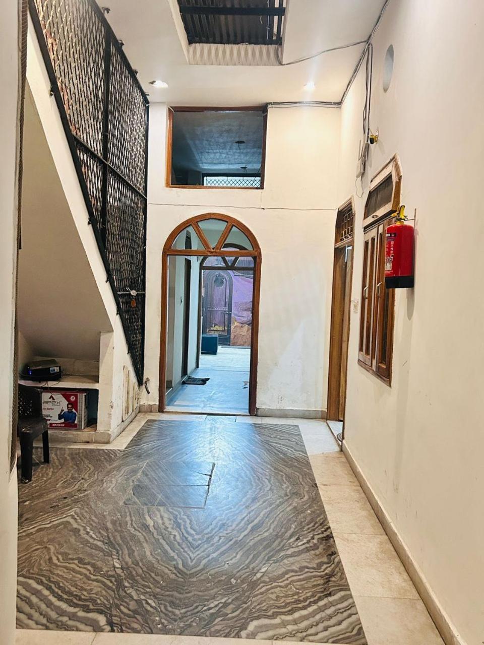 Agrawal Inn Guest House Матхура Экстерьер фото