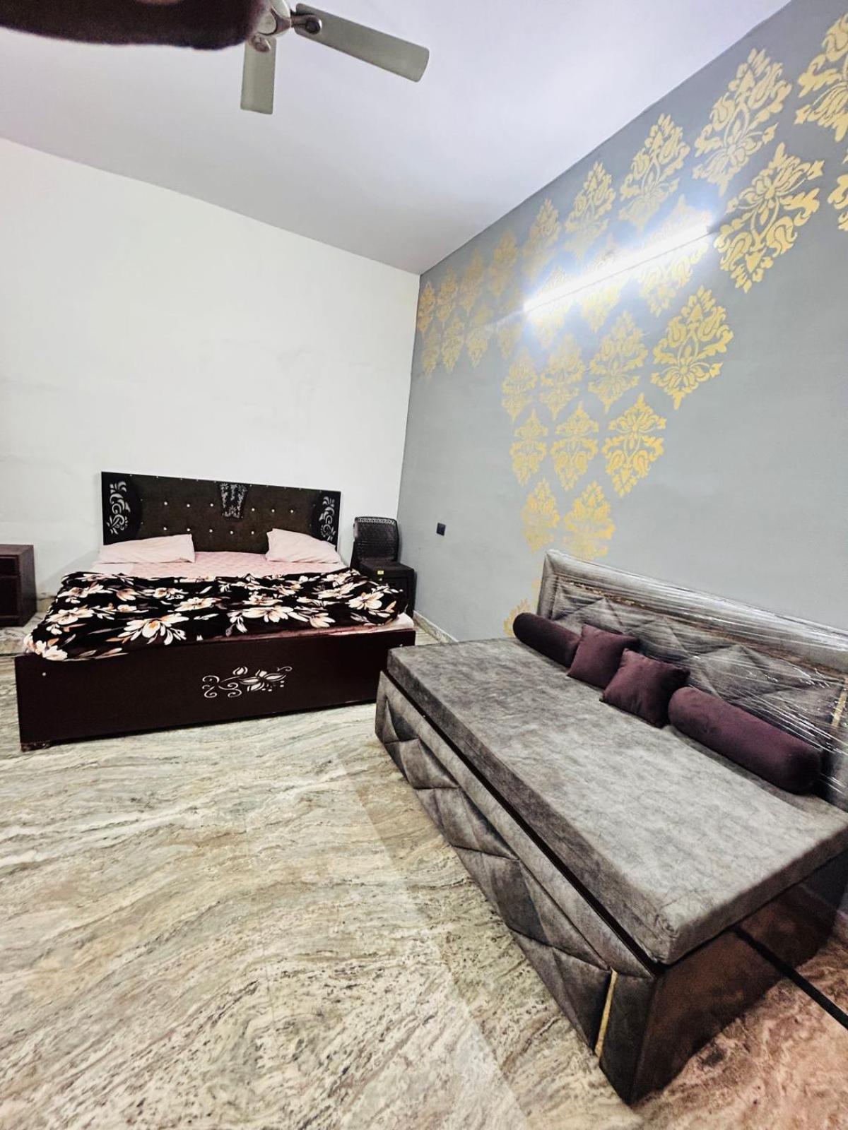 Agrawal Inn Guest House Матхура Экстерьер фото