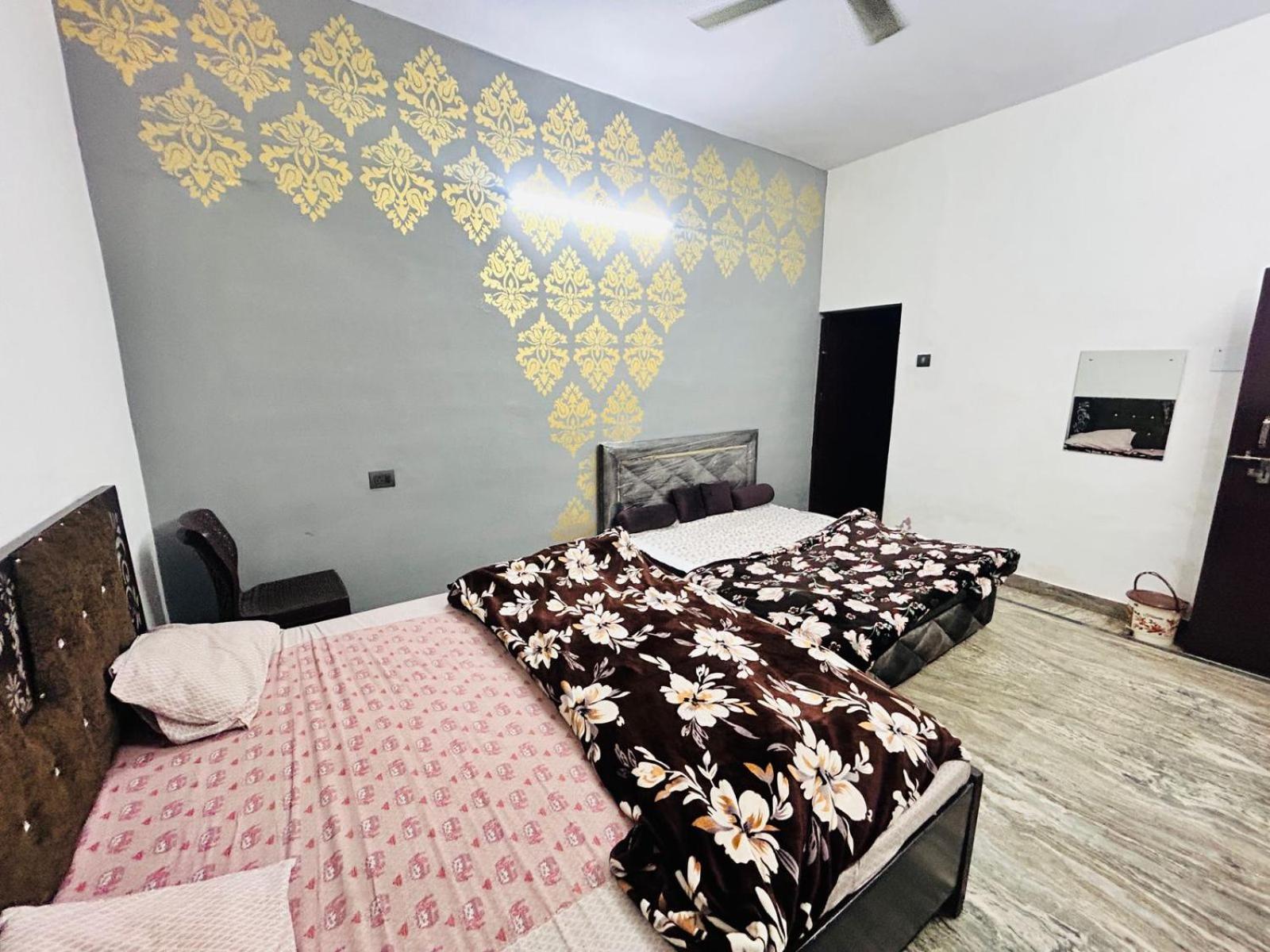 Agrawal Inn Guest House Матхура Экстерьер фото