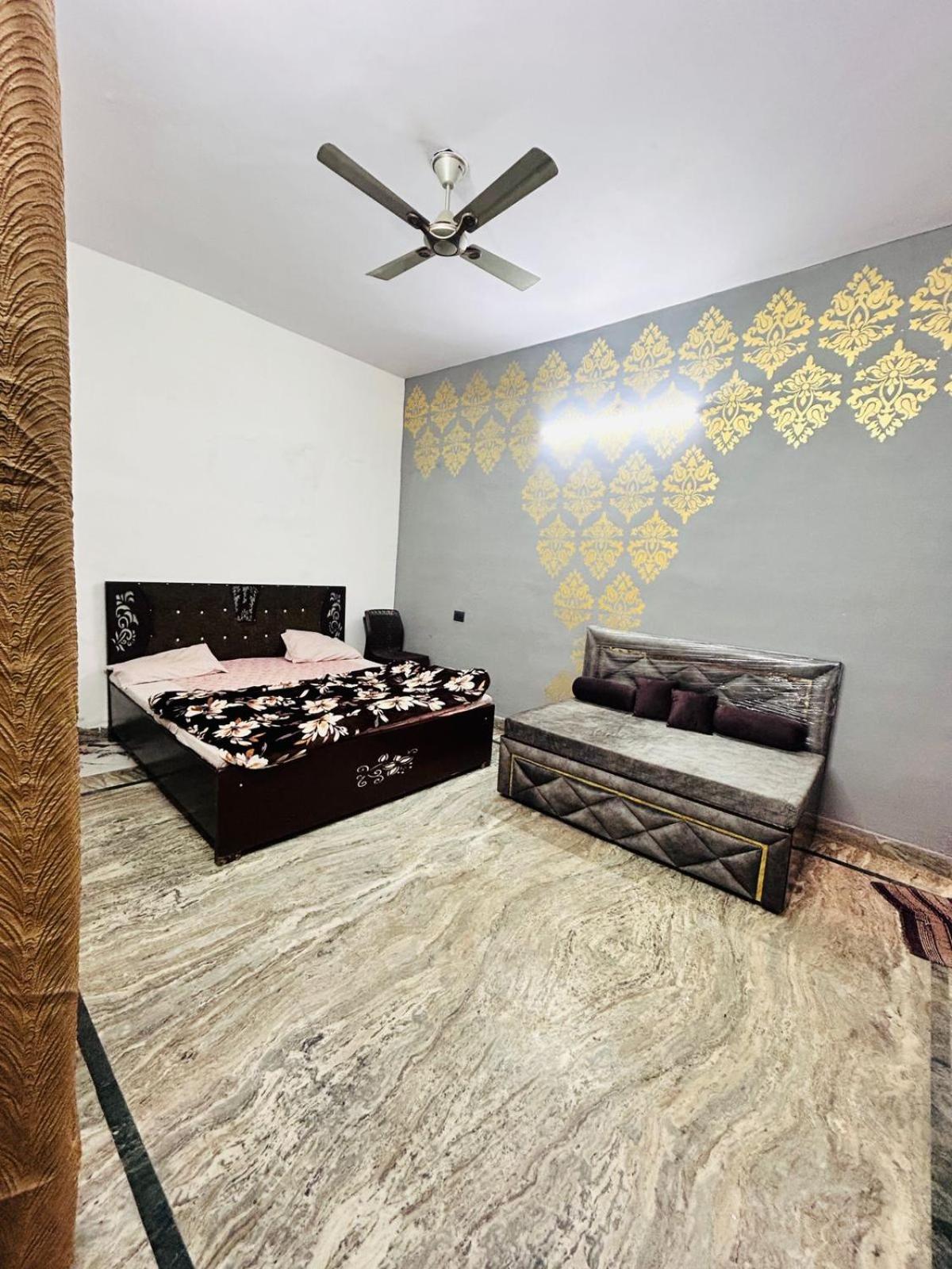 Agrawal Inn Guest House Матхура Экстерьер фото