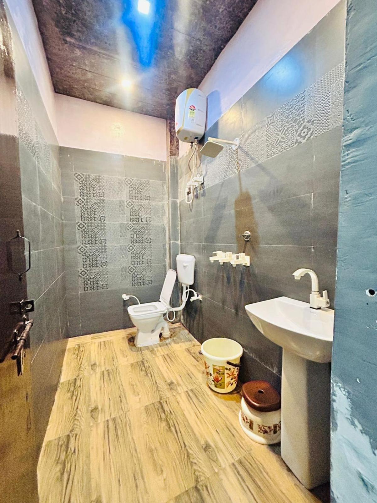 Agrawal Inn Guest House Матхура Экстерьер фото